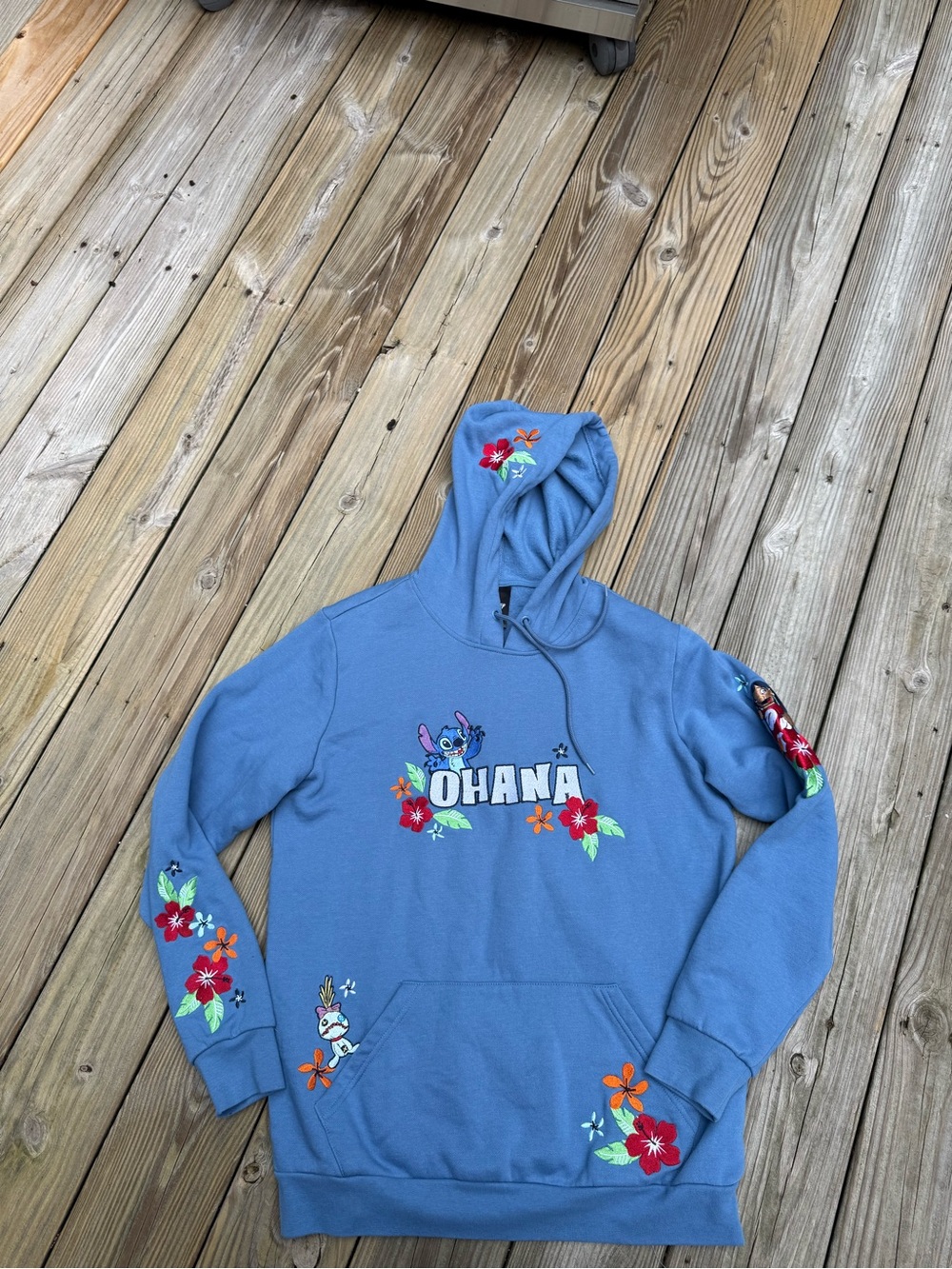 NWOT Disney  m lilo and stitch Hoodie  Box Lunch Embroidered flowers